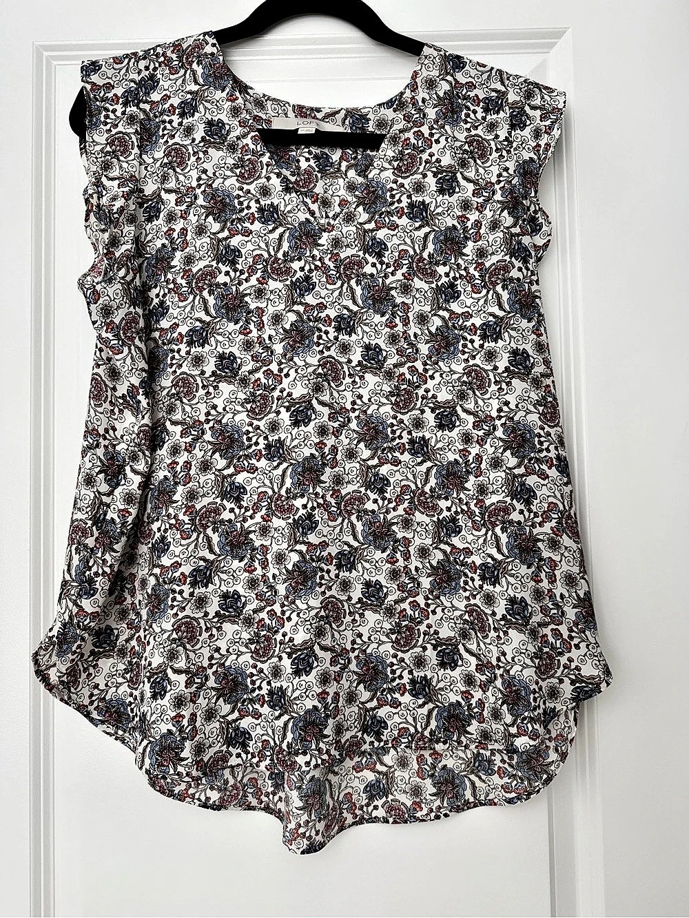 LOFT Floral Blouse in White & Blue Size LP Like New